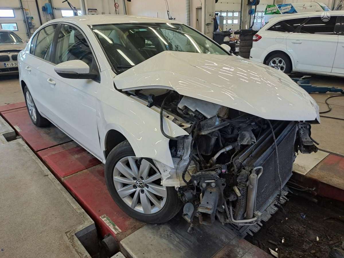 Volkswagen Passat for parts