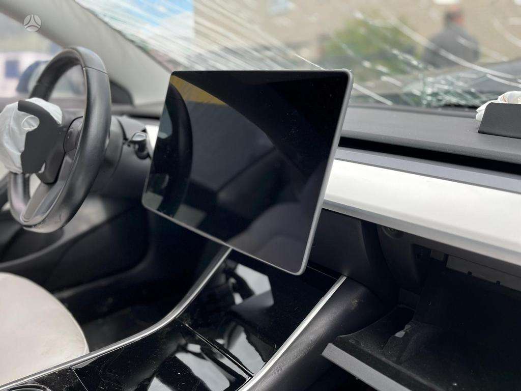 Tesla Model 3 for parts. 2019 tesla model3 performance europa