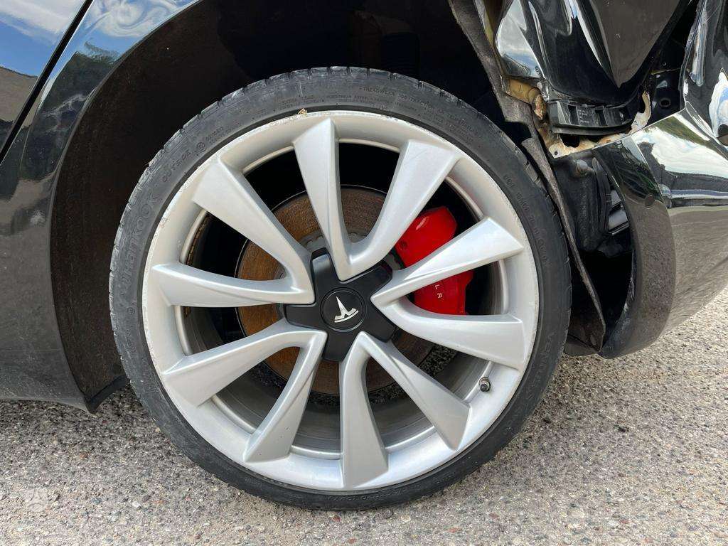 Tesla Model 3 for parts. 2019 tesla model3 performance europa
