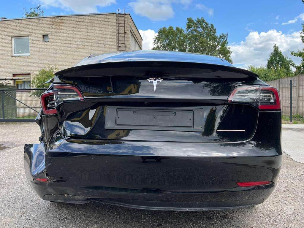 Tesla Model 3 for parts. 2019 tesla model3 performance europa