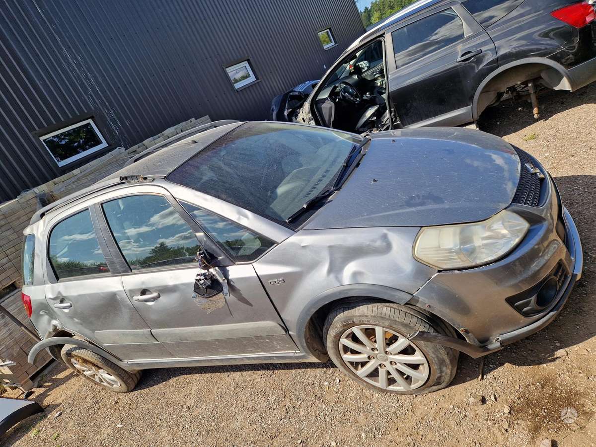 Suzuki SX4 по частям