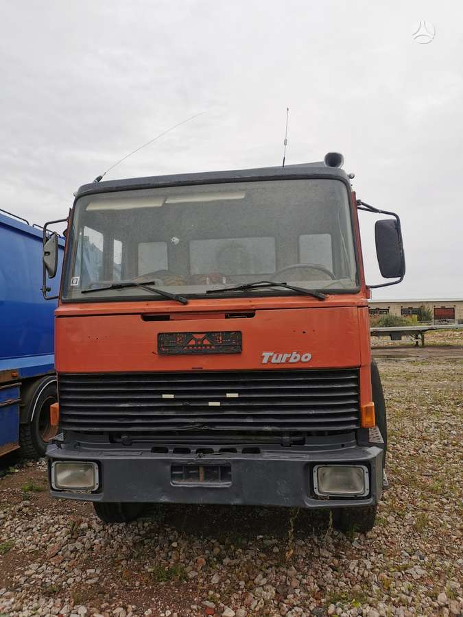Iveco 260-30, sunkvežimiai