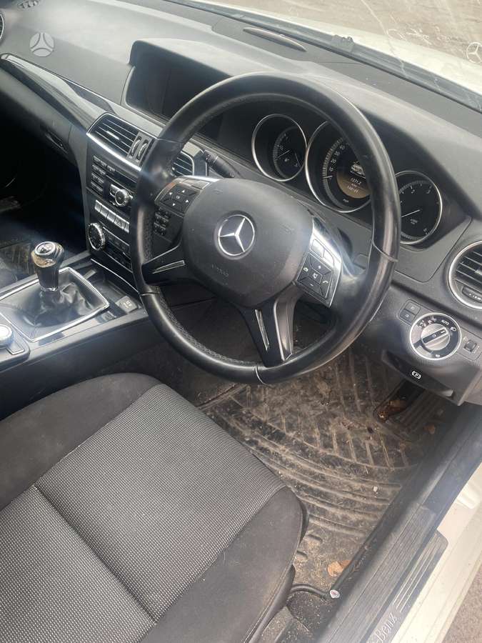 Mercedes-Benz C200