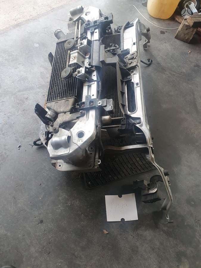 Peugeot 4007 dalimis