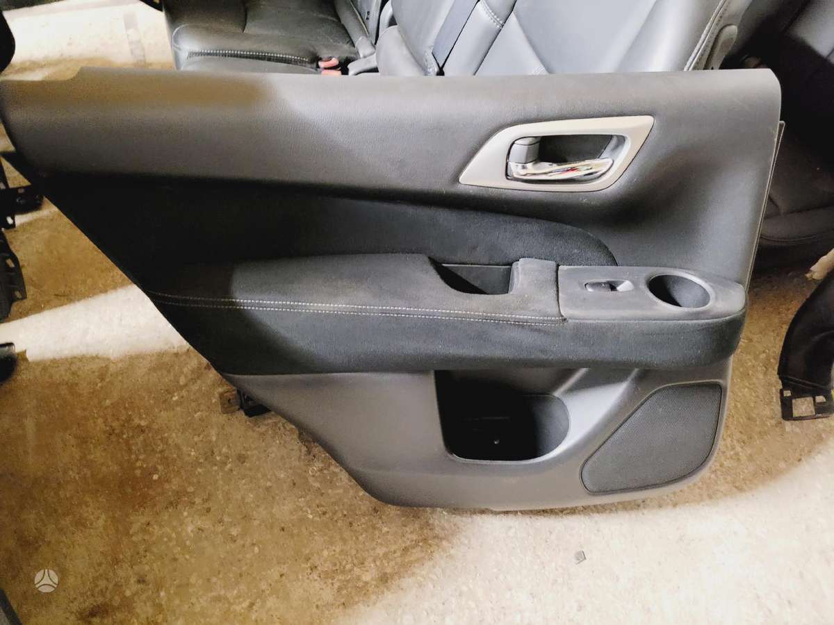 Nissan Pathfinder interior parts
