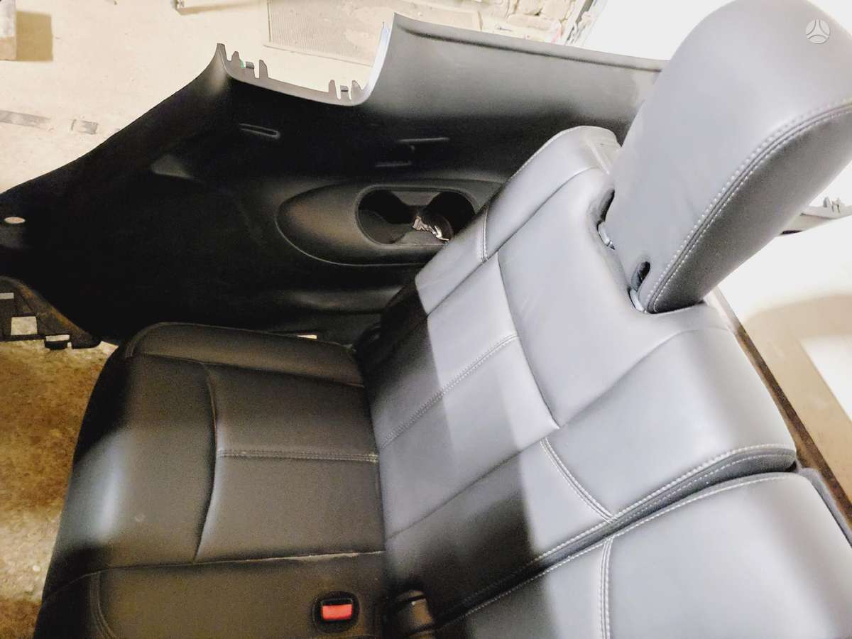 Nissan Pathfinder interior parts