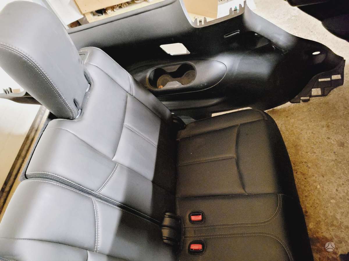 Nissan Pathfinder interior parts