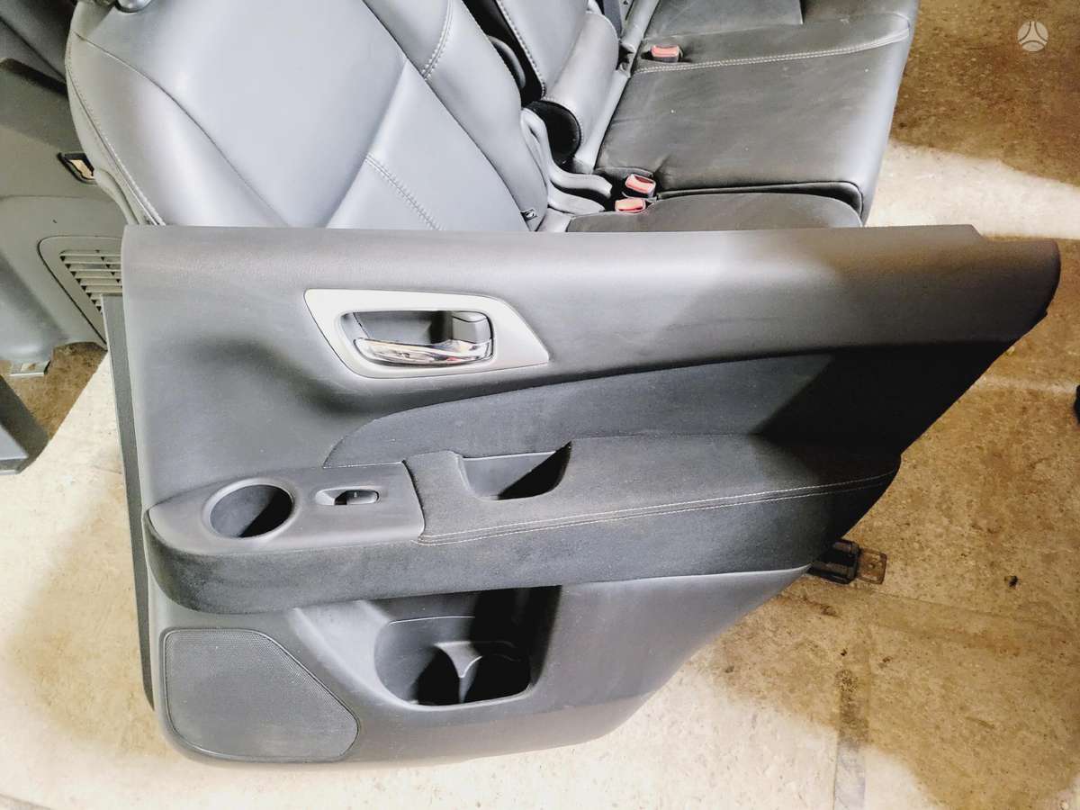 Nissan Pathfinder interior parts