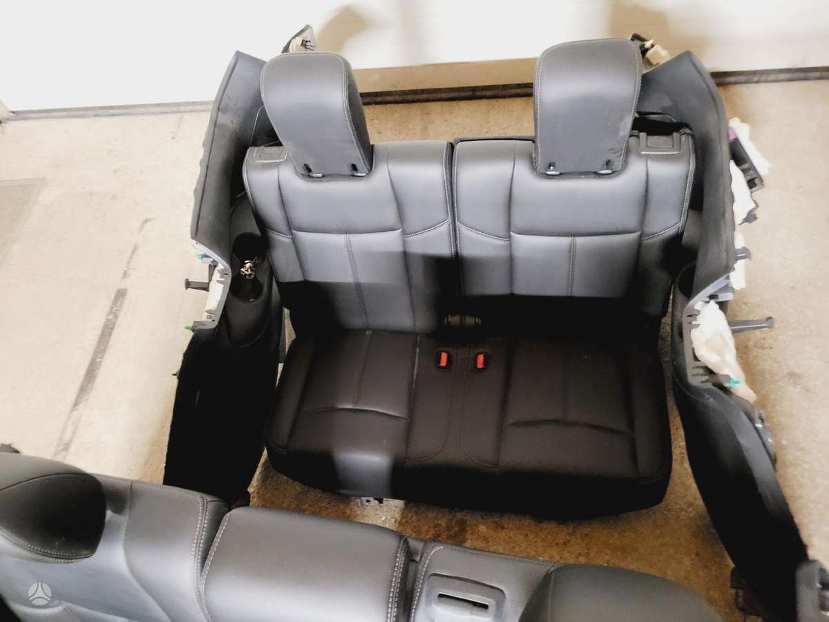 Nissan Pathfinder interior parts