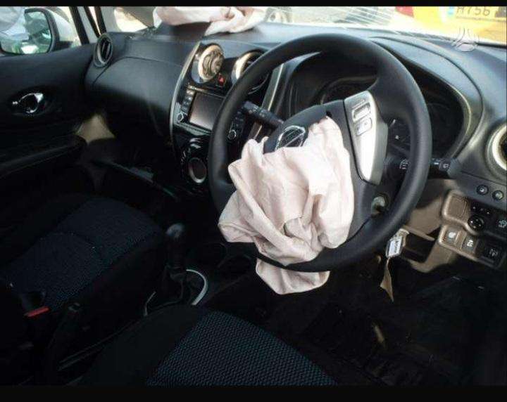 Nissan Note kėbulo dalys