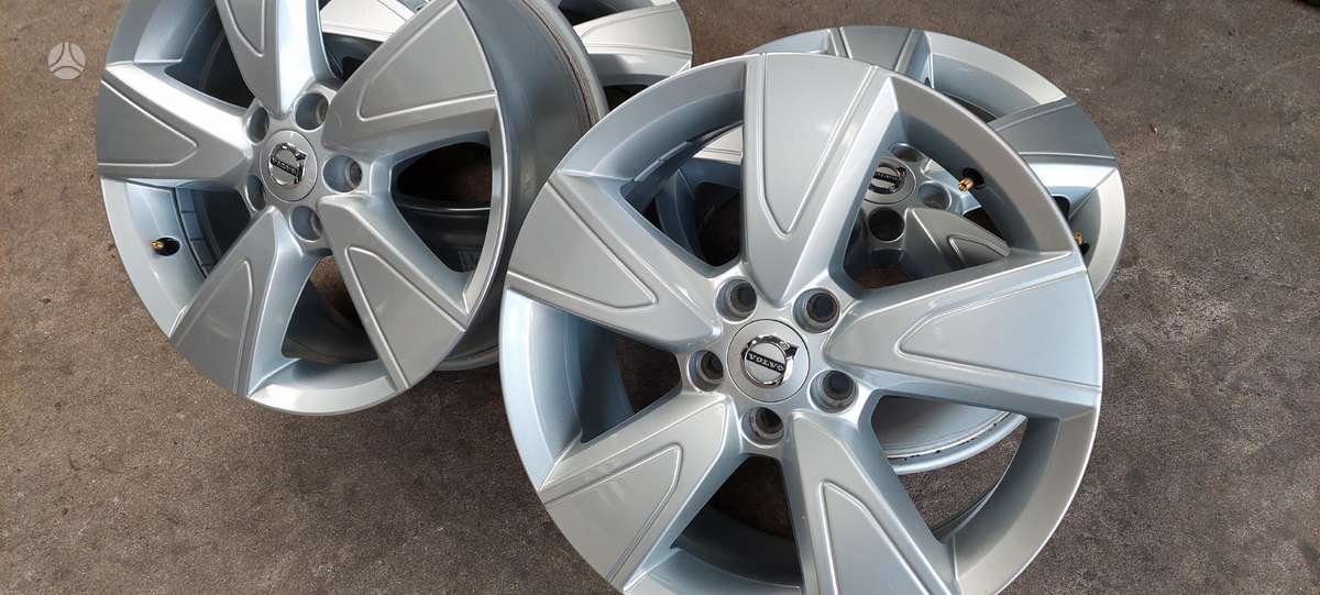 Volvo, lengvojo lydinio, R17