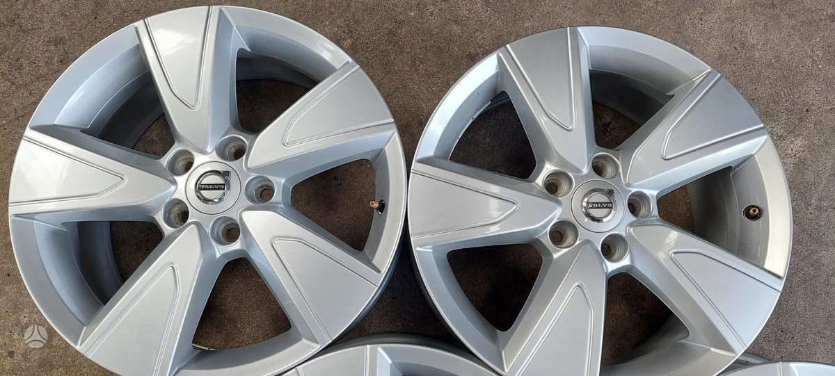Volvo, lengvojo lydinio, R17