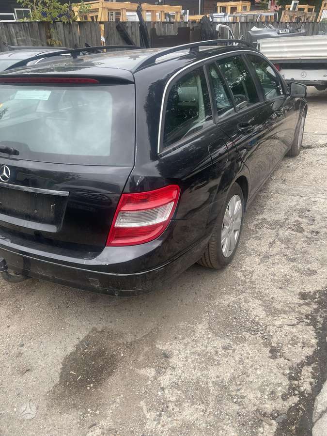 Mercedes-Benz C200
