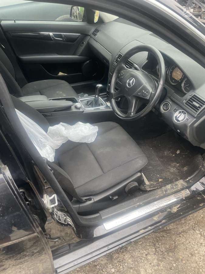 Mercedes-Benz C200