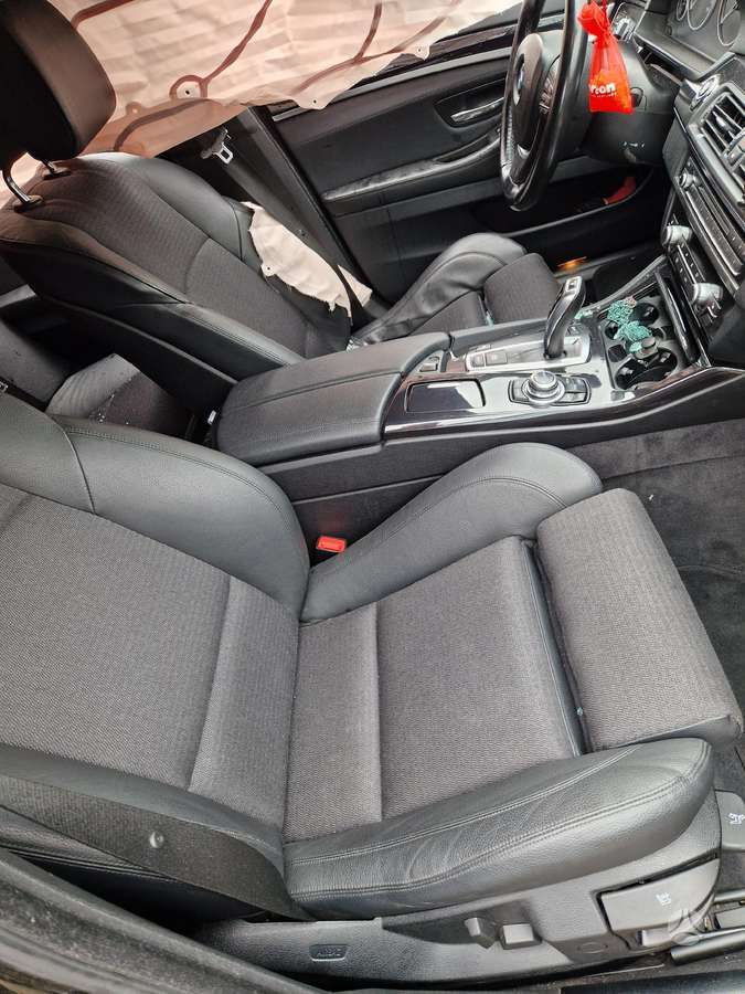 BMW 5 serija dalimis