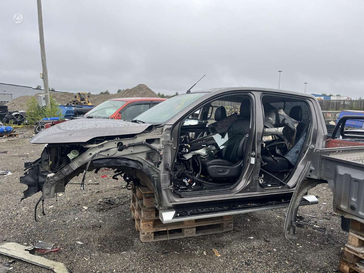 Mitsubishi L200 kėbulo dalys