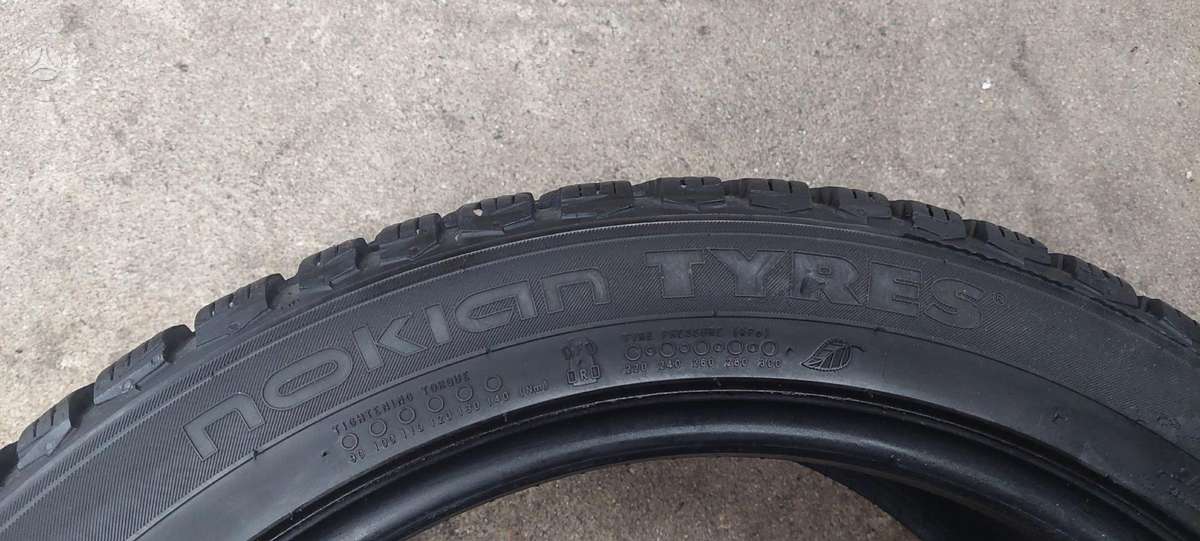 Nokian, žieminės 235/45 R18