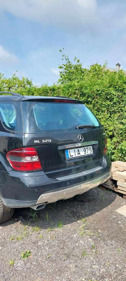 Mercedes-Benz ML320