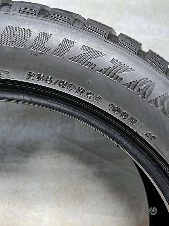 Bridgestone BLIZZAK LM-80 EVO, winter 255/50 R20