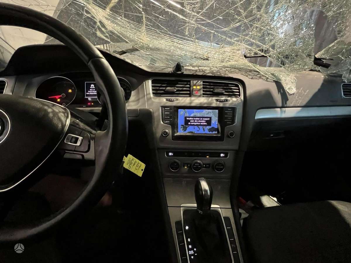 Volkswagen Golf dalimis
