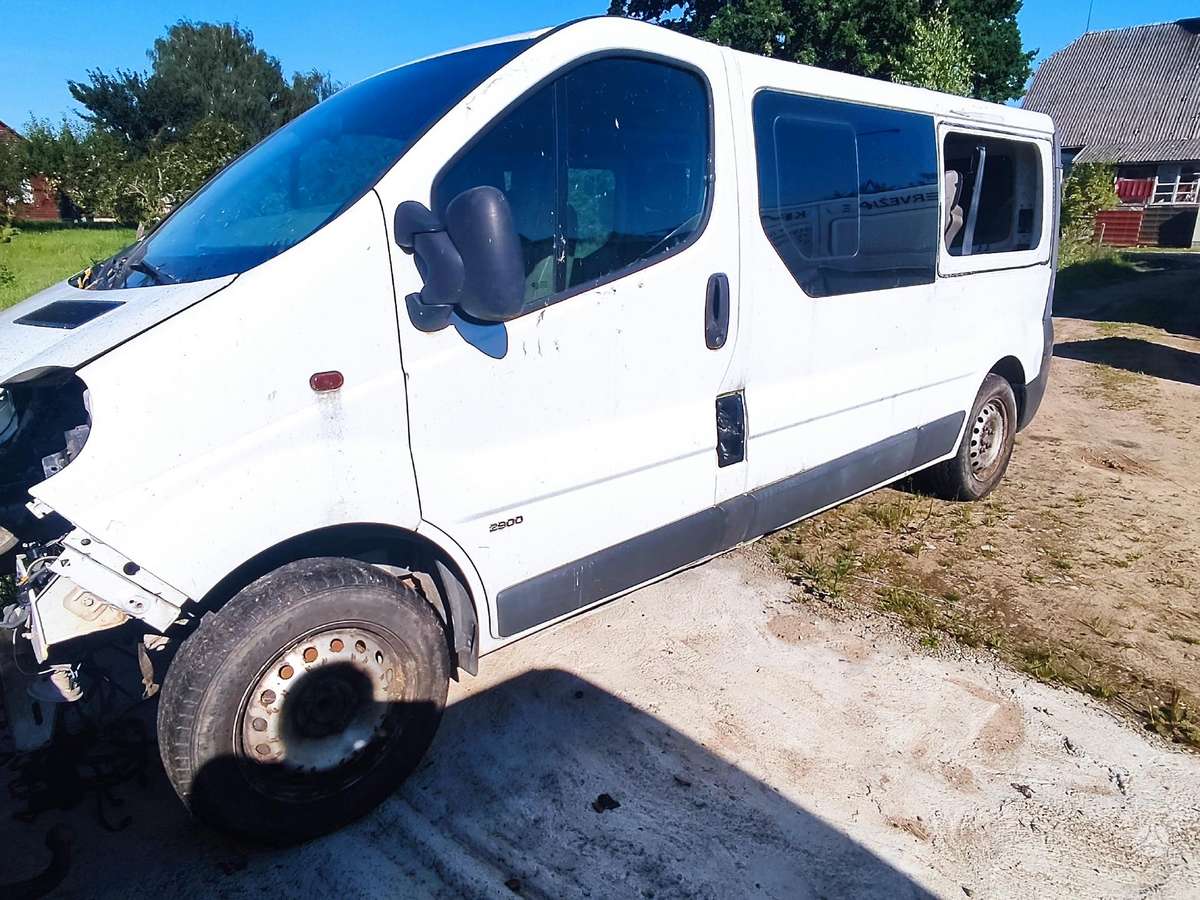 Opel Vivaro Kažkas varikliuj