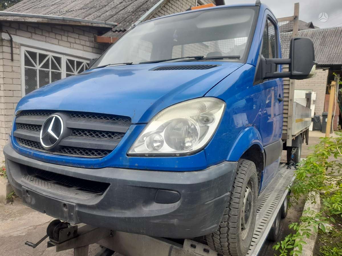 Mercedes-Benz Sprinter, cargo vans