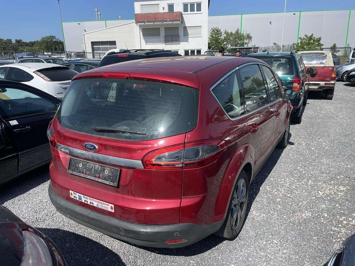 Ford S-MAX dalimis