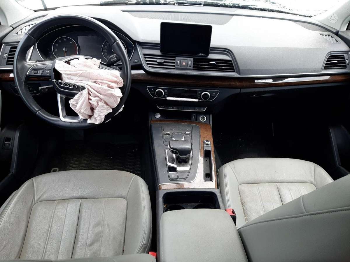 Audi Q5 dalimis. Usa amerikonas