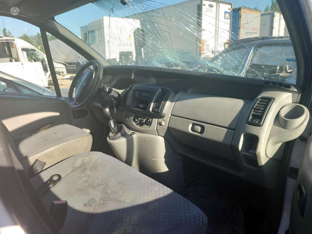 Renault Trafic, грузовые микроавтобусы