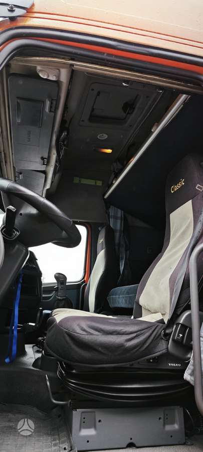 Volvo FH 480, double sleeper