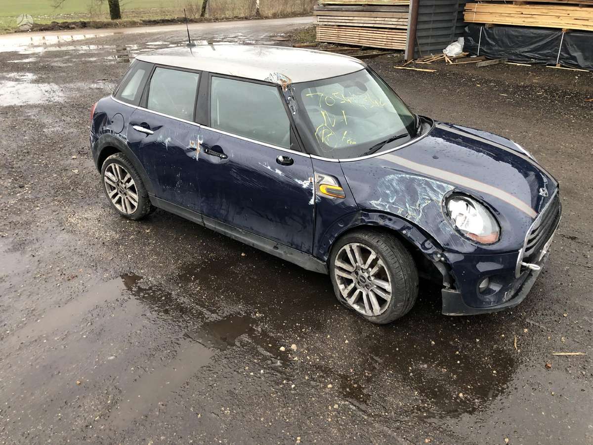Mini Cooper dalimis