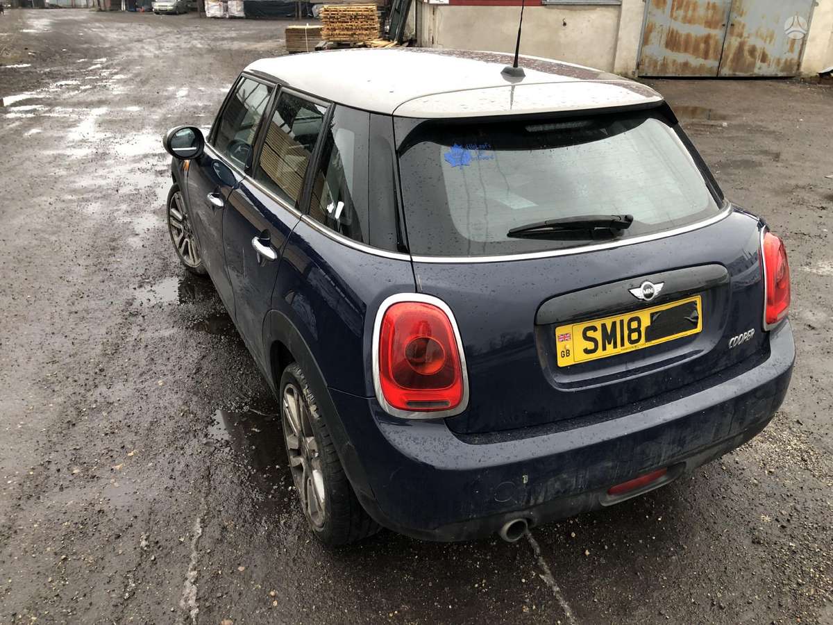 Mini Cooper dalimis