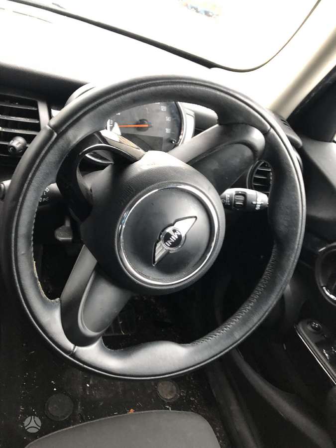 Mini Cooper dalimis