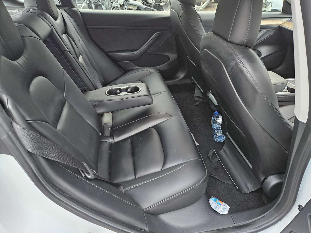 Tesla Model 3 Rida 49 000km