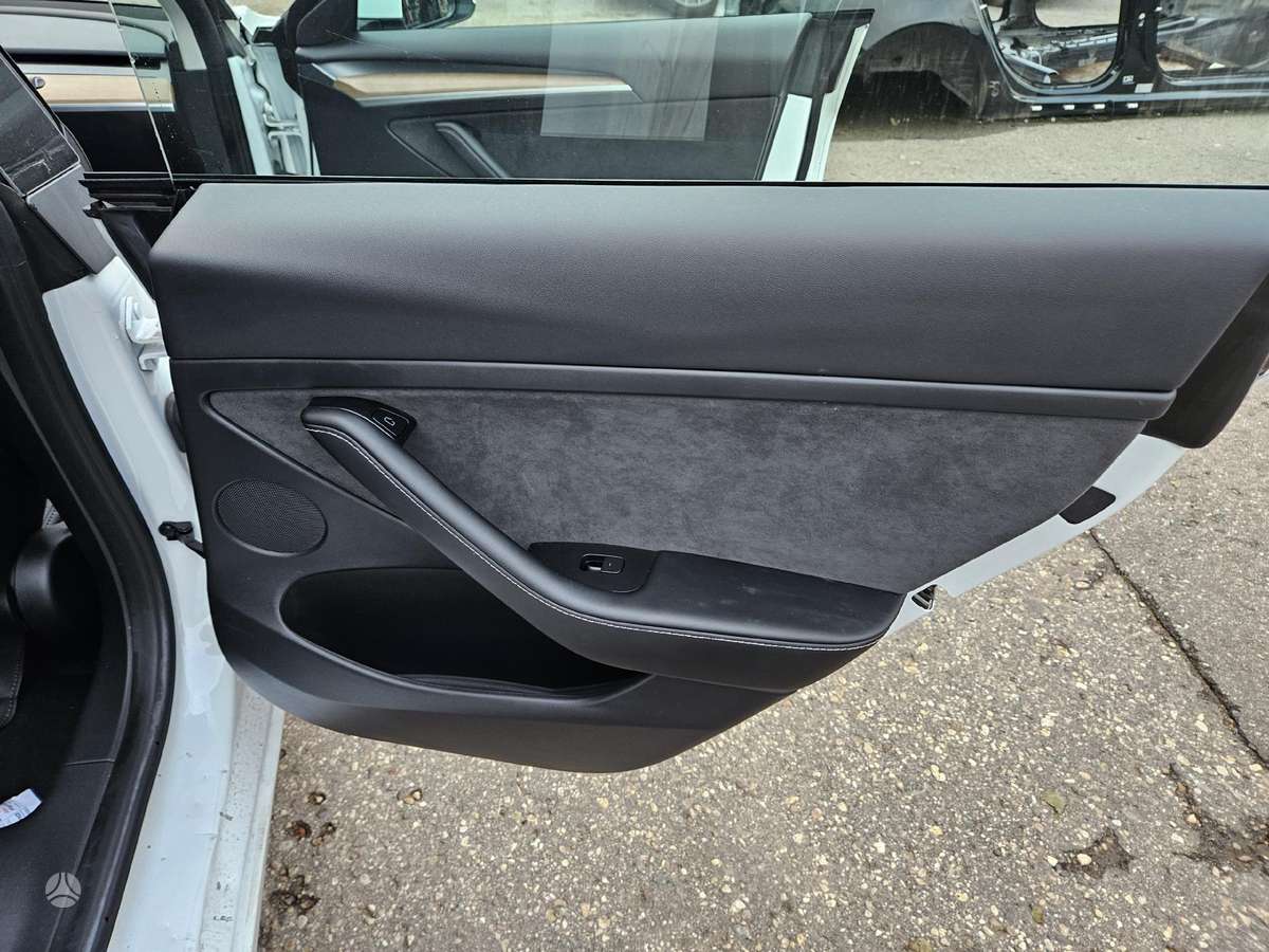 Tesla Model 3 Rida 49 000km