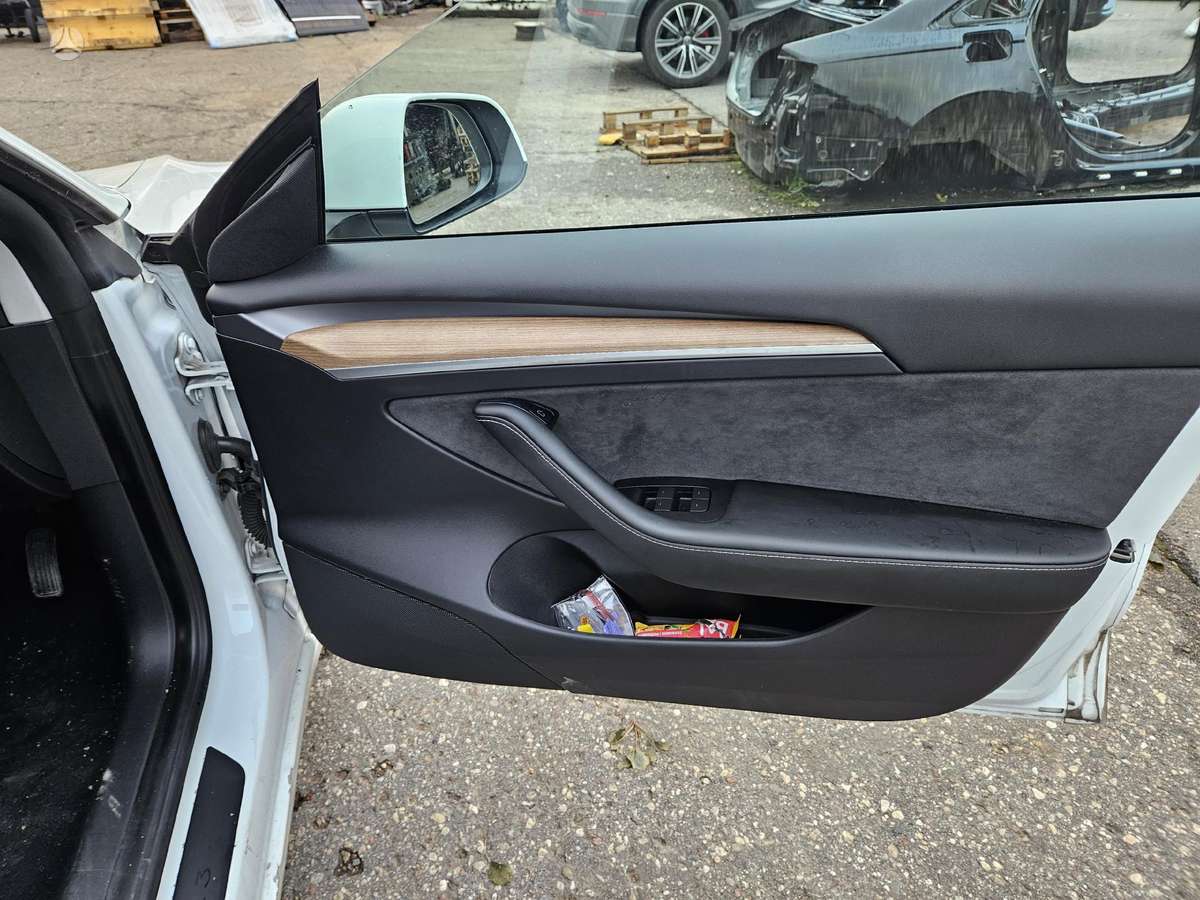 Tesla Model 3 Rida 49 000km