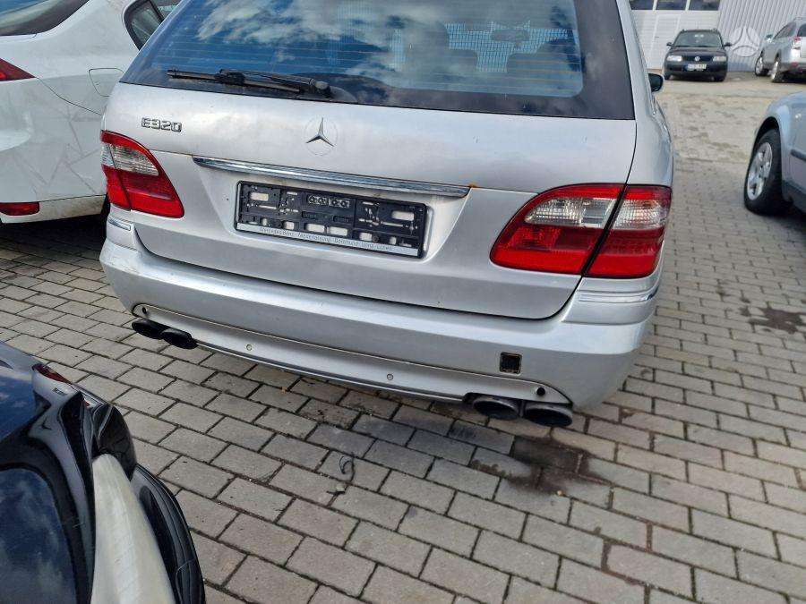 Mercedes-Benz E320 по частям