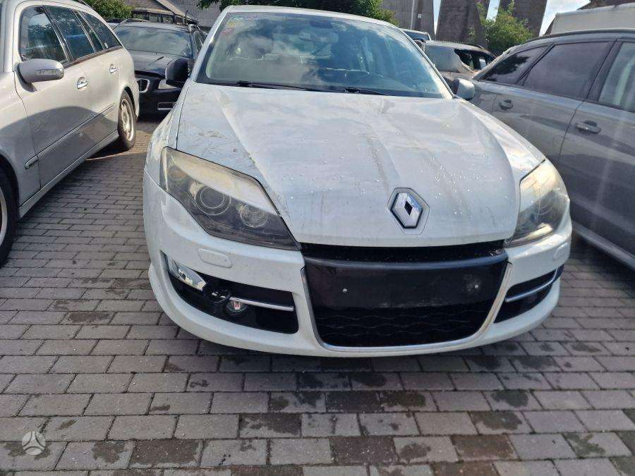 Renault Laguna dalimis. Variklio defektas