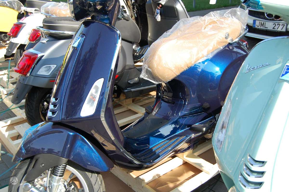 Piaggio Vespa 125cc, мотороллеры / мопеды