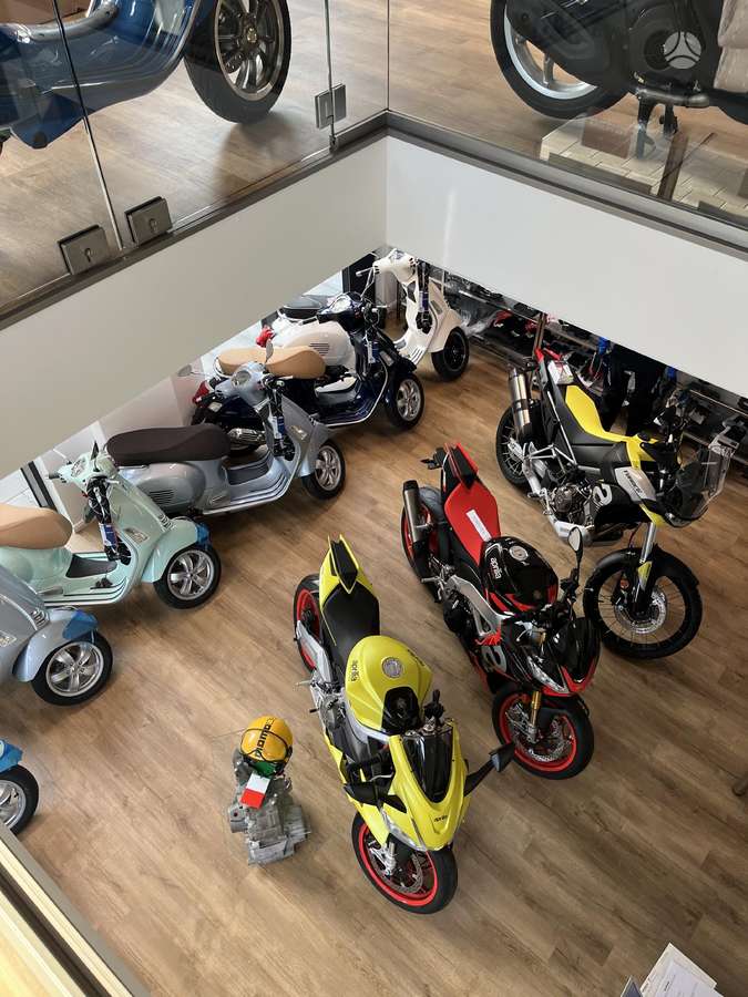Piaggio Vespa 125cc, scooters / mopeds