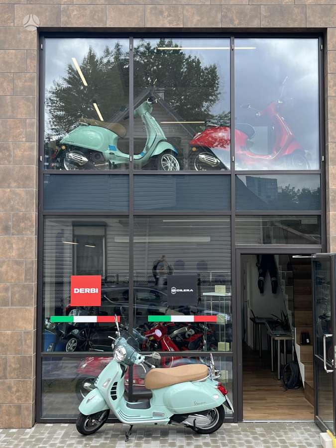 Piaggio Vespa 125cc, scooters / mopeds