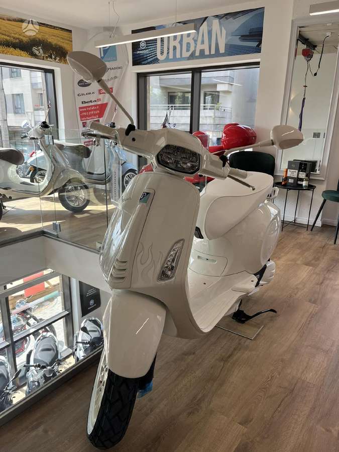 Piaggio Vespa 125cc, мотороллеры / мопеды