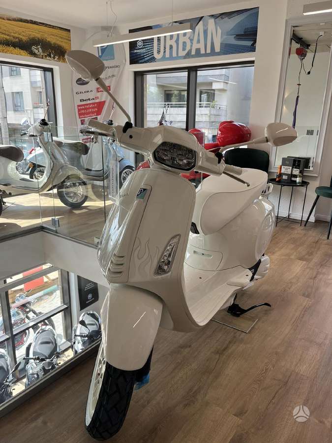 Piaggio Vespa 125cc, scooters / mopeds