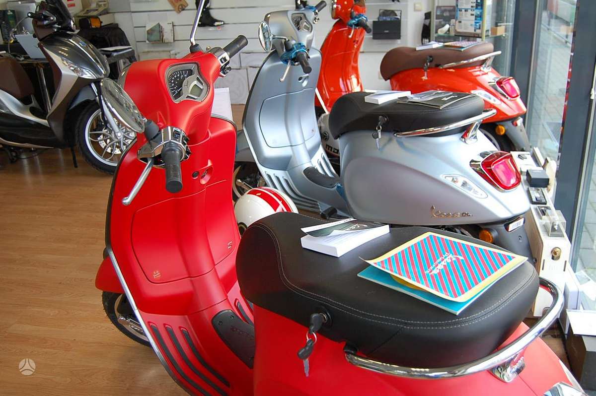 Piaggio Vespa 125cc, scooters / mopeds
