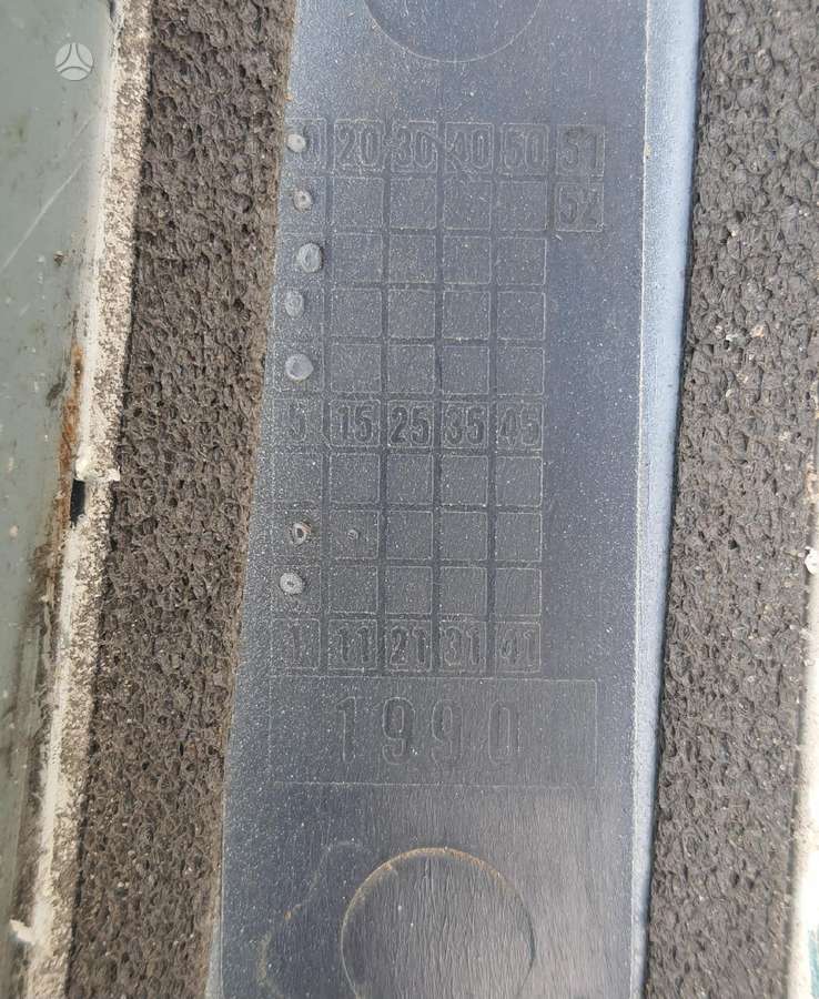 Volkswagen Passat, 357827933c