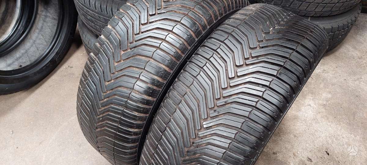 Michelin, universalios 215/55 R17