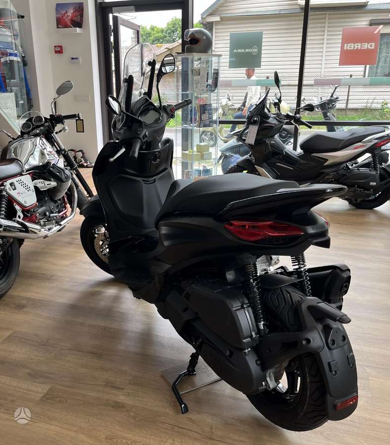 Piaggio Beverly 400cc, scooters / mopeds