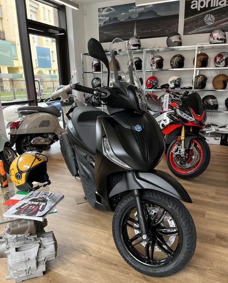Piaggio Beverly 400cc, scooters / mopeds