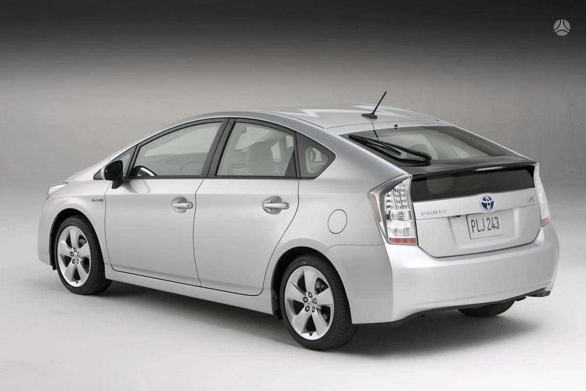 Toyota Prius по частям