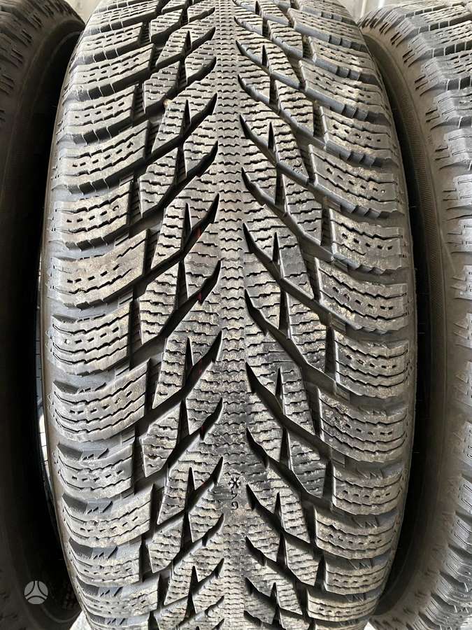 Nokian, žieminės 235/60 R17